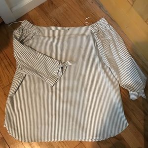 Banana Republic Off The Shoulder shirt